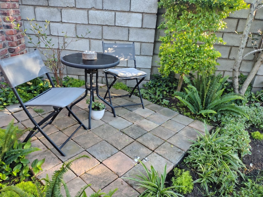 2 Bedroom Property for Sale in Kabega Park Eastern Cape